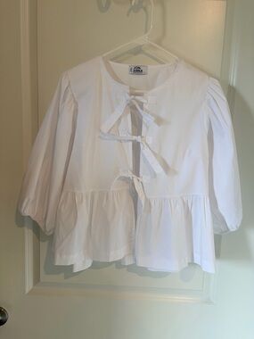 Jon & Anna White Tie-Front Peplum Top